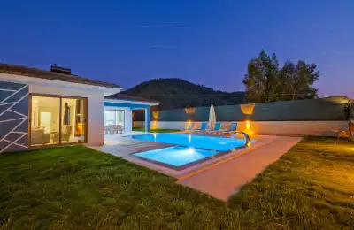Villa Koda, İnlice bölgesinde cocuk havuzlu 6 kişilik kiralık villa 