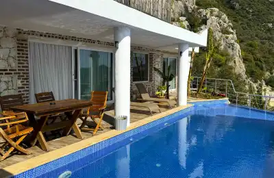 Villa Lysandra 2, Kalkan Akbel bölgesinde 6 kişilik deniz manzaralı villa