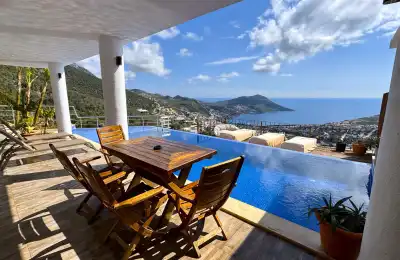 Villa Lysandra 2, Kalkan Akbel bölgesinde 6 kişilik deniz manzaralı villa