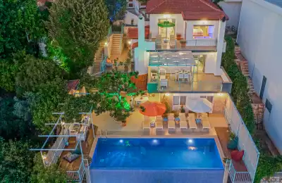 Villa Nuvia, Kalkan Üzümlü bölgesinde 6 kişilik jakuzili villa 