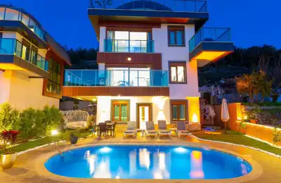 VİLLA LUNARİS 1, Alanya bölgesinde 10 kişilik merkeze yakın kiralık villa 