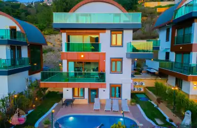 VİLLA LUNARİS 5, Alanya bölgesinde 10 kişilik merkeze yakın kiralık villa 