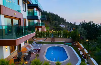 VİLLA LUNARİS 3, Alanya bölgesinde 10 kişilik merkeze yakın kiralık villa 
