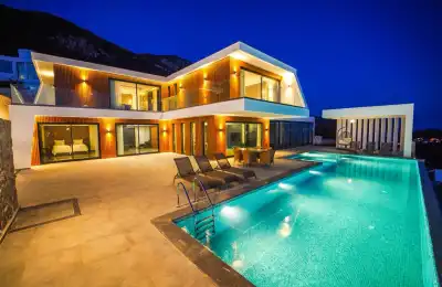 Villa Vellura, Kalkan Kördere bölgesinde 6 kişilik deniz manzaralı kiralık villa