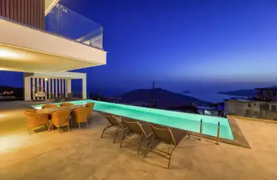 Villa Vellura, Kalkan Kördere bölgesinde 6 kişilik deniz manzaralı kiralık villa