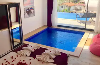 Villa Amara, Kalkan Kördere bölgesinde 2 kişilik kapalı havuzlu balayı villası