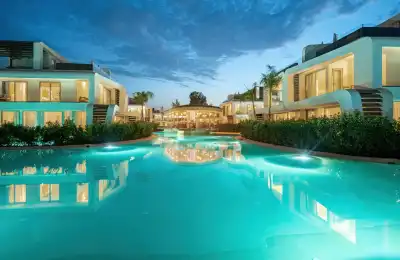 VİLLA AMARİLLA, ANTALYA SERİK BÖLGESİNDE 4 KİŞİLİK JAKUZİLİ LÜKS KİRALIK VİLLA