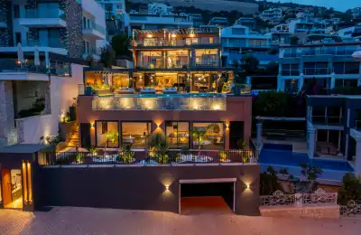 Kalkan Merkez'de Kiralık Lüks Villa