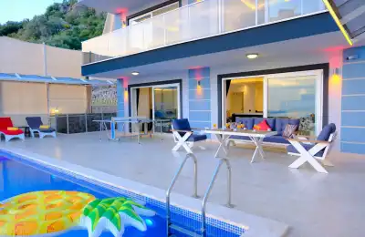 Villa Fernando, Kalkan Kördere bölgesinde 8 kişilik kiralık villa