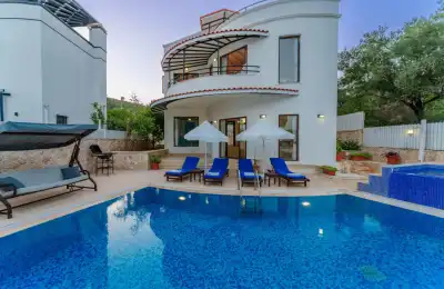 Villa Fiorenza, Kalkan Akbel mevkiinde 6 kişilik merkezi konumda kiralık villa 