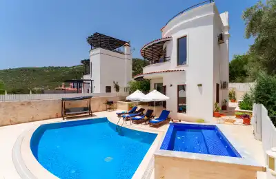 Villa Fiorenza, Kalkan Akbel mevkiinde 6 kişilik merkezi konumda kiralık villa 