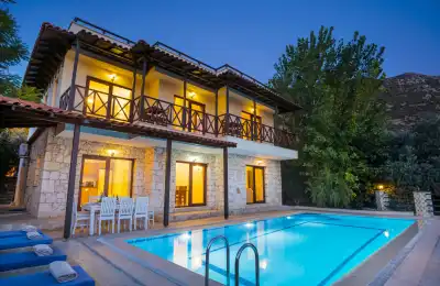 Kalkan'da Deniz Manzaralı Villa