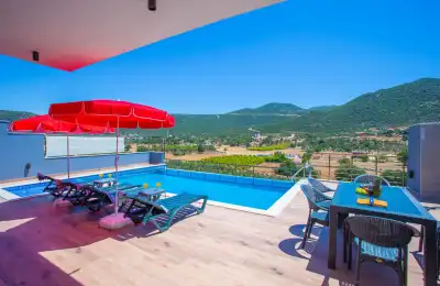 Villa Strato 2 , Kaş Bayındır Bölgesinde doğa içinde 8 kişilik kiralık villa