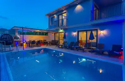 Villa Strato , Kaş Bayındır Bölgesinde doğa içinde 8 kişilik kiralık villa