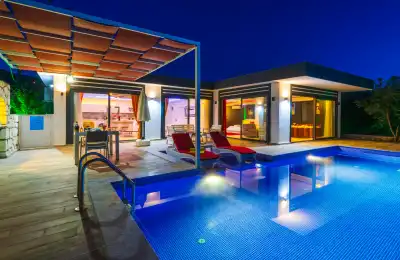Kalkan Üzümlüde Kiralık Balayı Villası