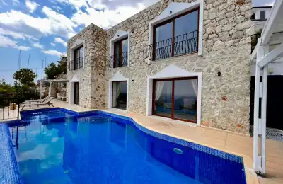 Villa Lysandra 12, Kalkan Akbel bölgesinde 6 kişilik deniz manzaralı villa