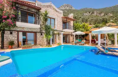 Villa Lysandra 5, Kalkan Akbel bölgesinde 4 kişilik deniz manzaralı villa