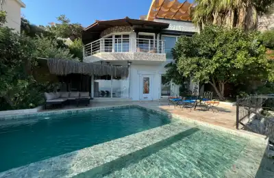 Villa Lysandra 9, Kalkan Akbel bölgesinde 8 kişilik deniz manzaralı villa