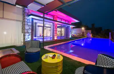 Kalkan'da Haftalık Kiralık Lüks Villa: Villa Mona
