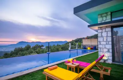 Kalkan'da Haftalık Kiralık Lüks Villa: Villa Mona