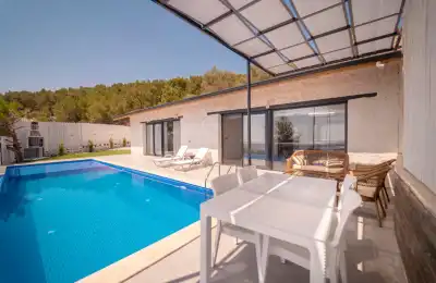 Kalkan İslamlar'da Muhafazakar Balayı Villası