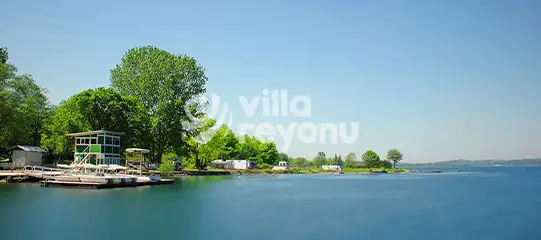 Göl Manzaralı Bungalov