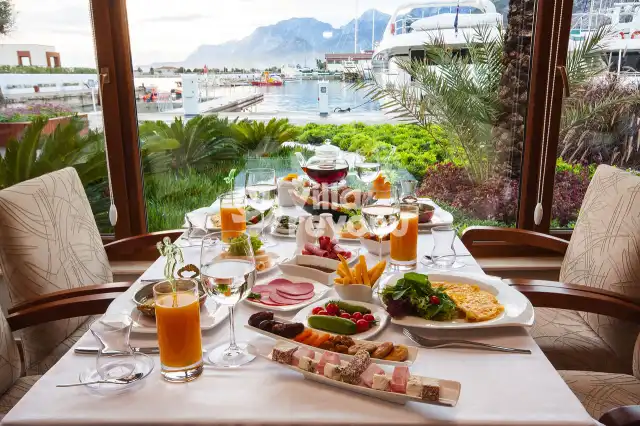 Antalya'nın En İyi Kahvaltı Mekanları: Lezzet Dolu Bir Güne Başlangıç