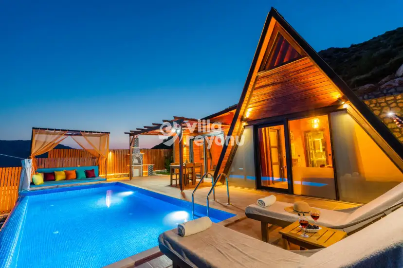 Villa Reva 2, Kalkan Yeşilköy bölgesinde jakuzili kiralık balayı villası