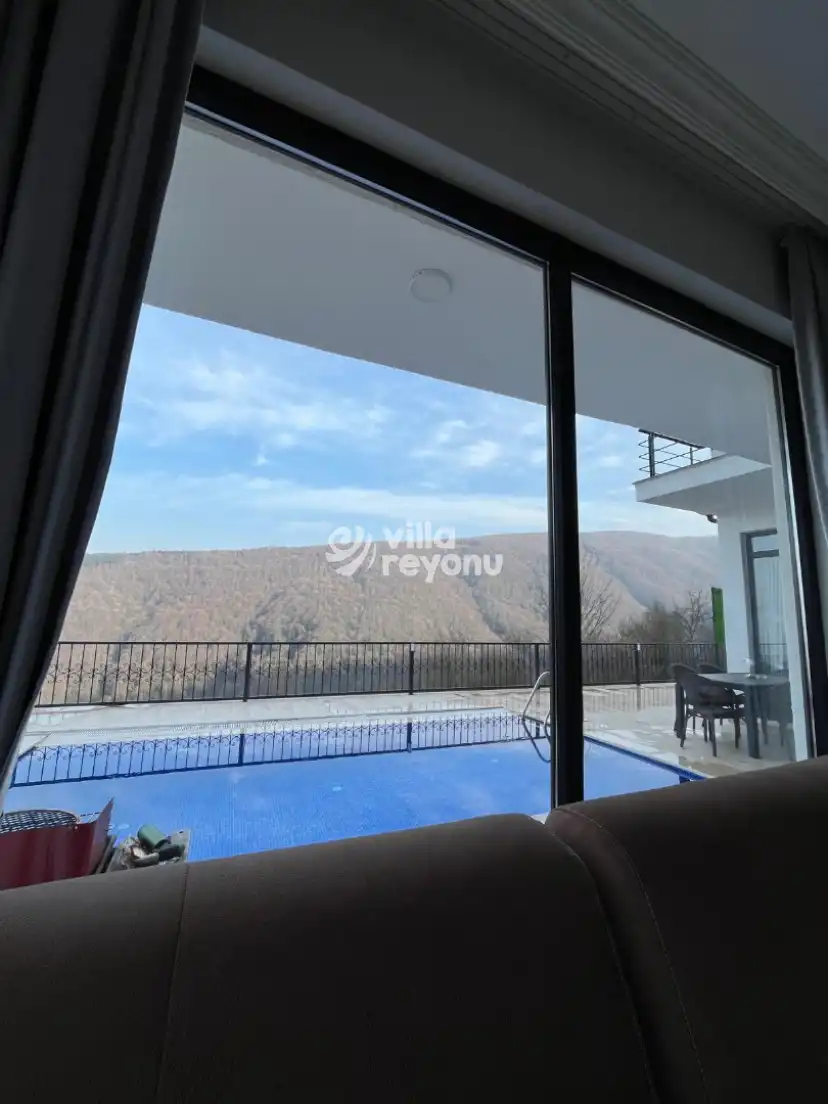 Villa-Enza-1_144.jpg