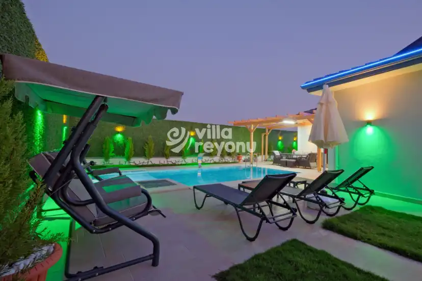 Villabiz-villa-sandal-53_933_937.jpg