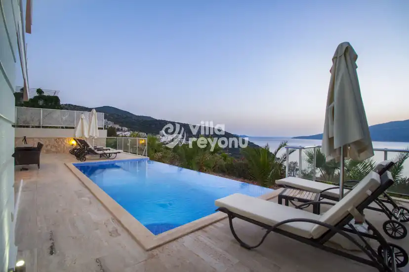 bay-view-deniz-manzarali-villa-yazlikciniz-24_883_850.jpg