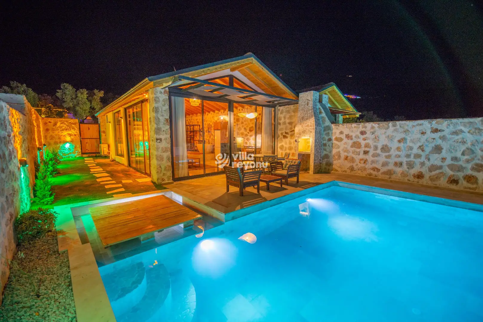 VİLLA KARAM, Kalkan Çayköy Bölgesinde 2 Kişilik Kiralık Villa | Villa ...