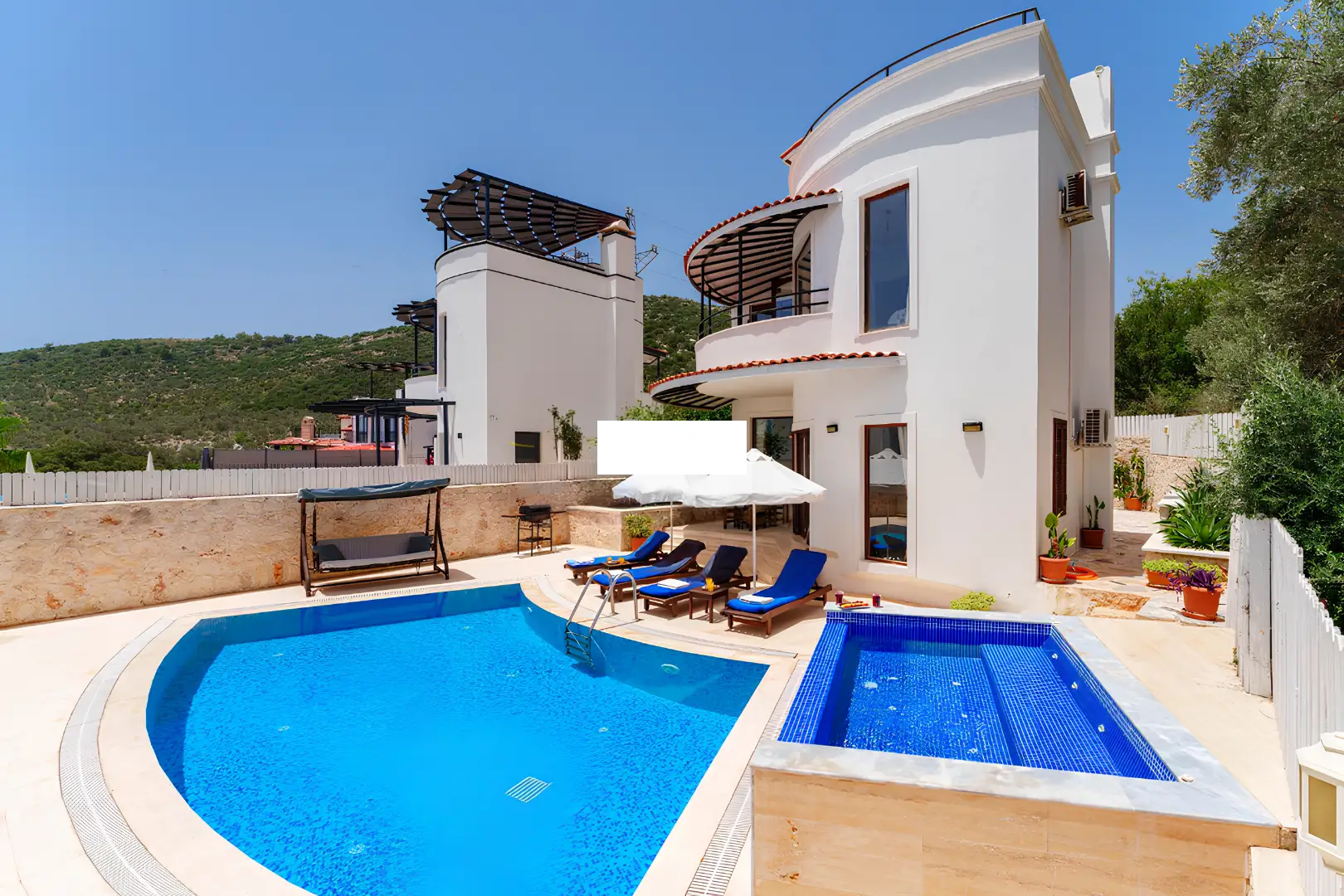 Villa Fiorenza, Kalkan Akbel mevkiinde 6 kişilik merkezi konumda kiralık villa 