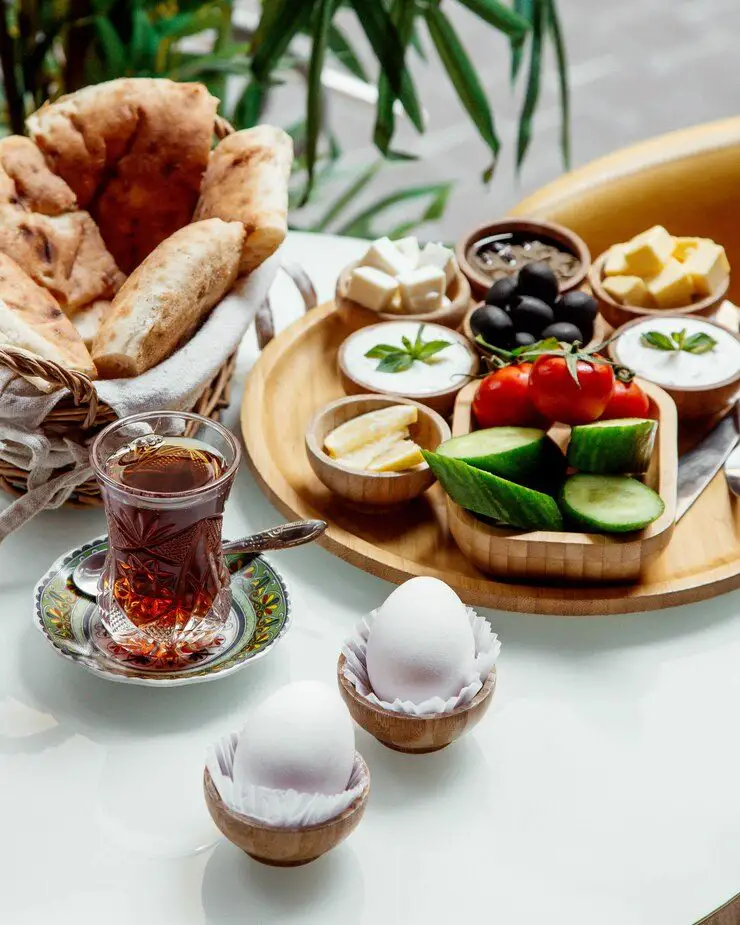 Kahvalti Masasi