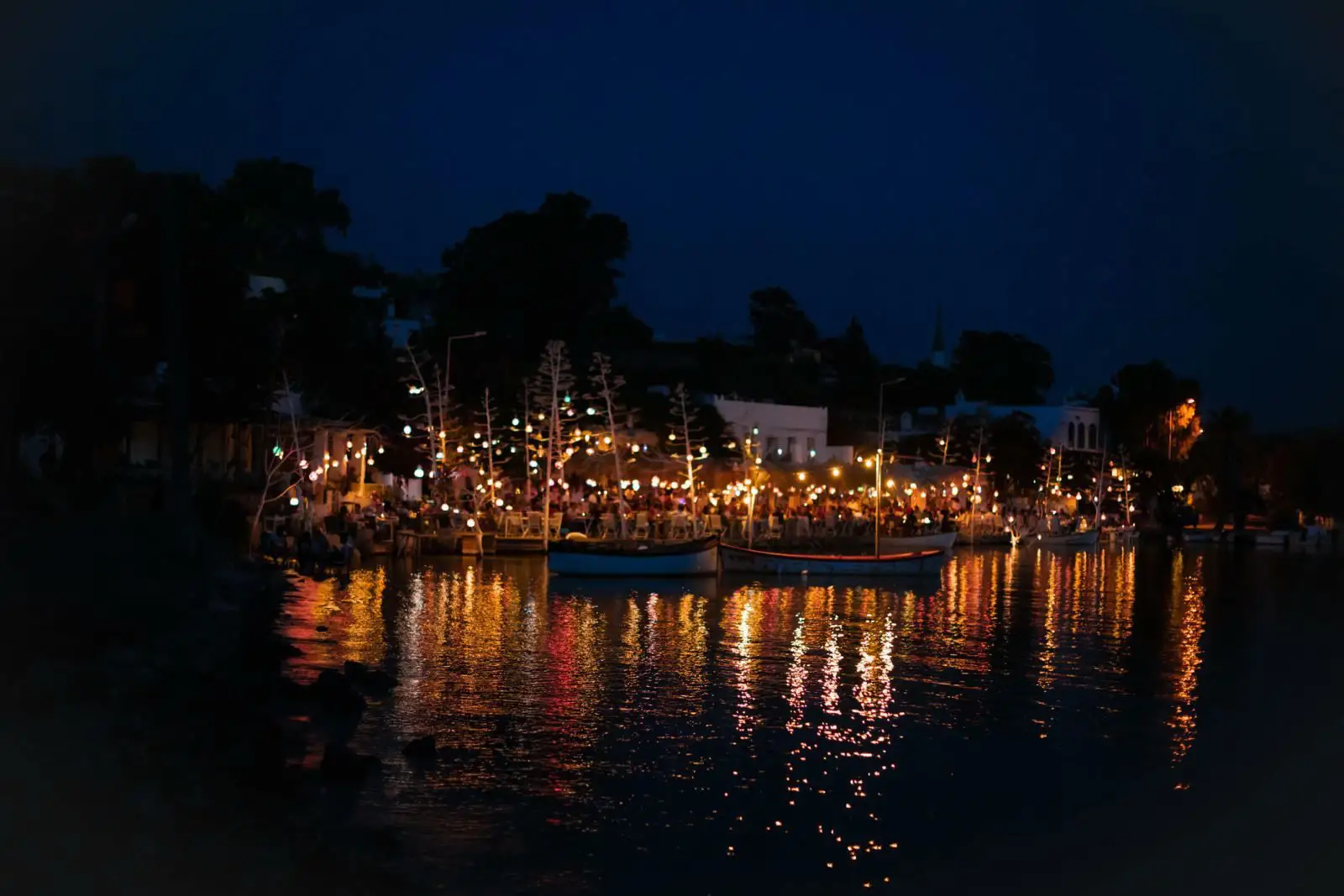 bodrum gümüşlük sahili ve restoranlar