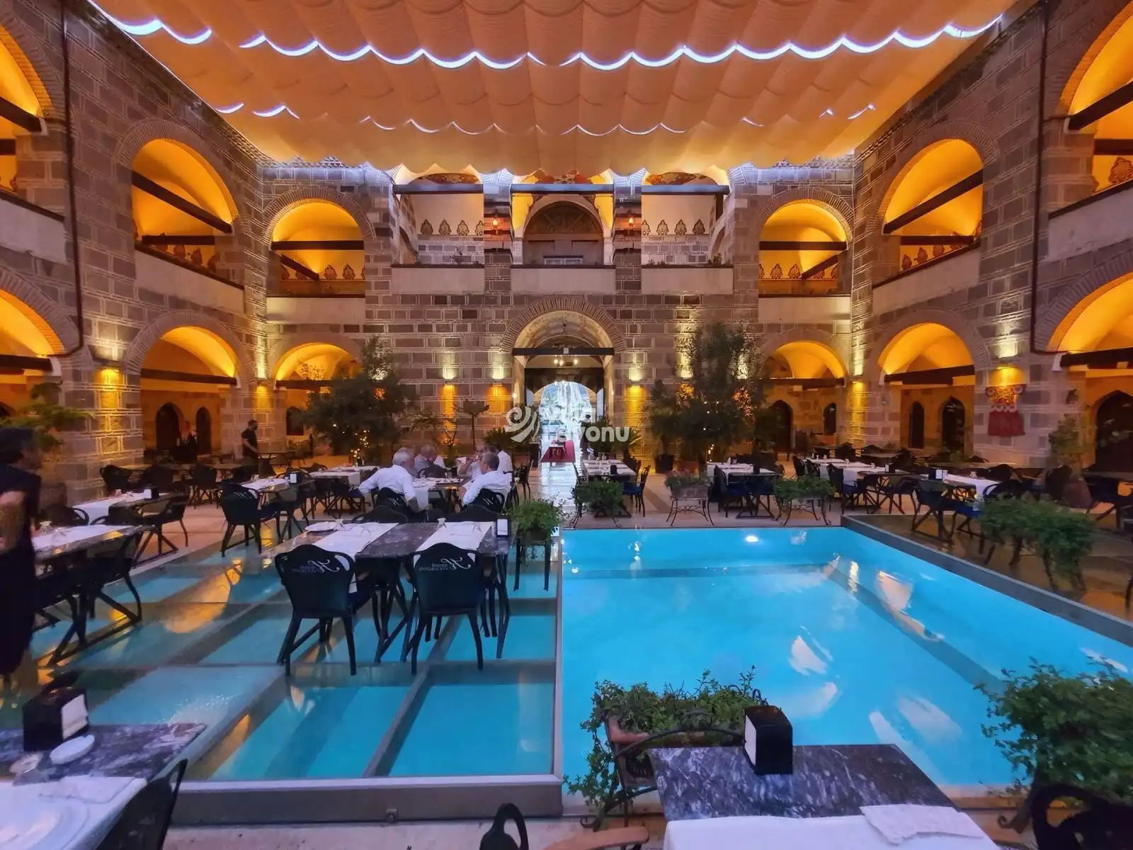 çeşme tarihi kervansaray