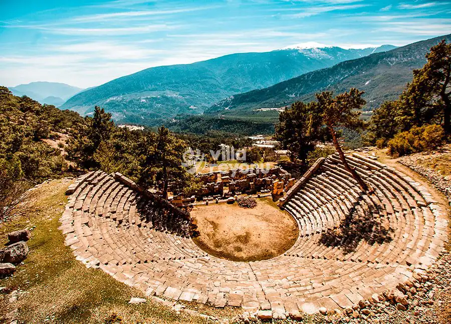 Finike Antik Tiyatro Manzarası