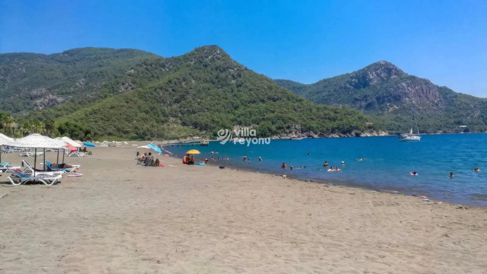 köyceğiz ekincik plajında güneşli bir gün