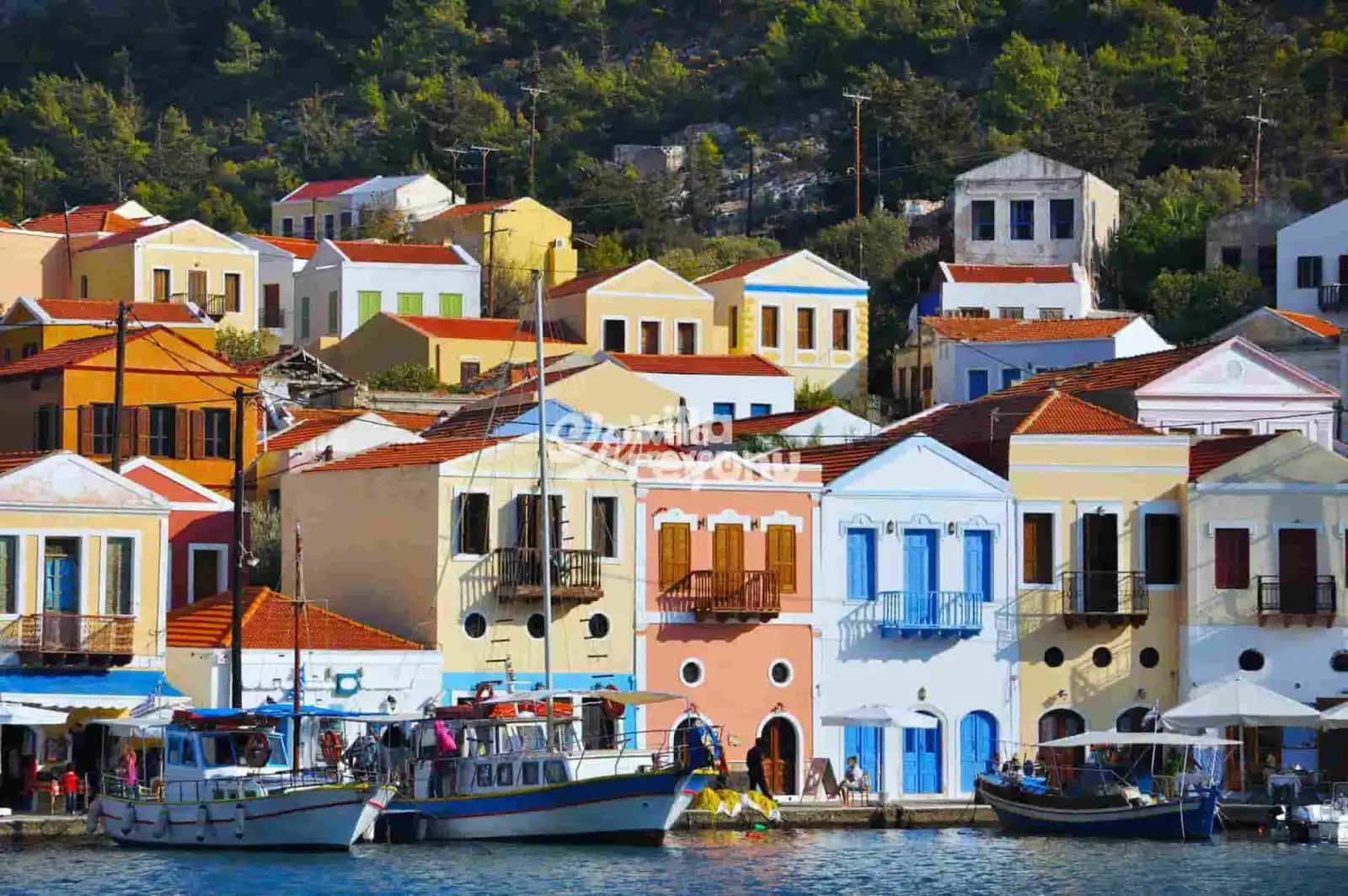 Meis adasının rengarenk evleri