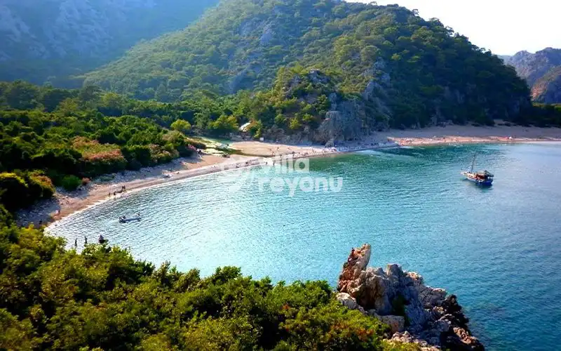 Olimpos Plajının Tepeden Manzarası