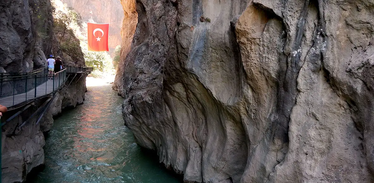 Saklıkentin inanılmaz manzarası ve dağ kenarı yolu