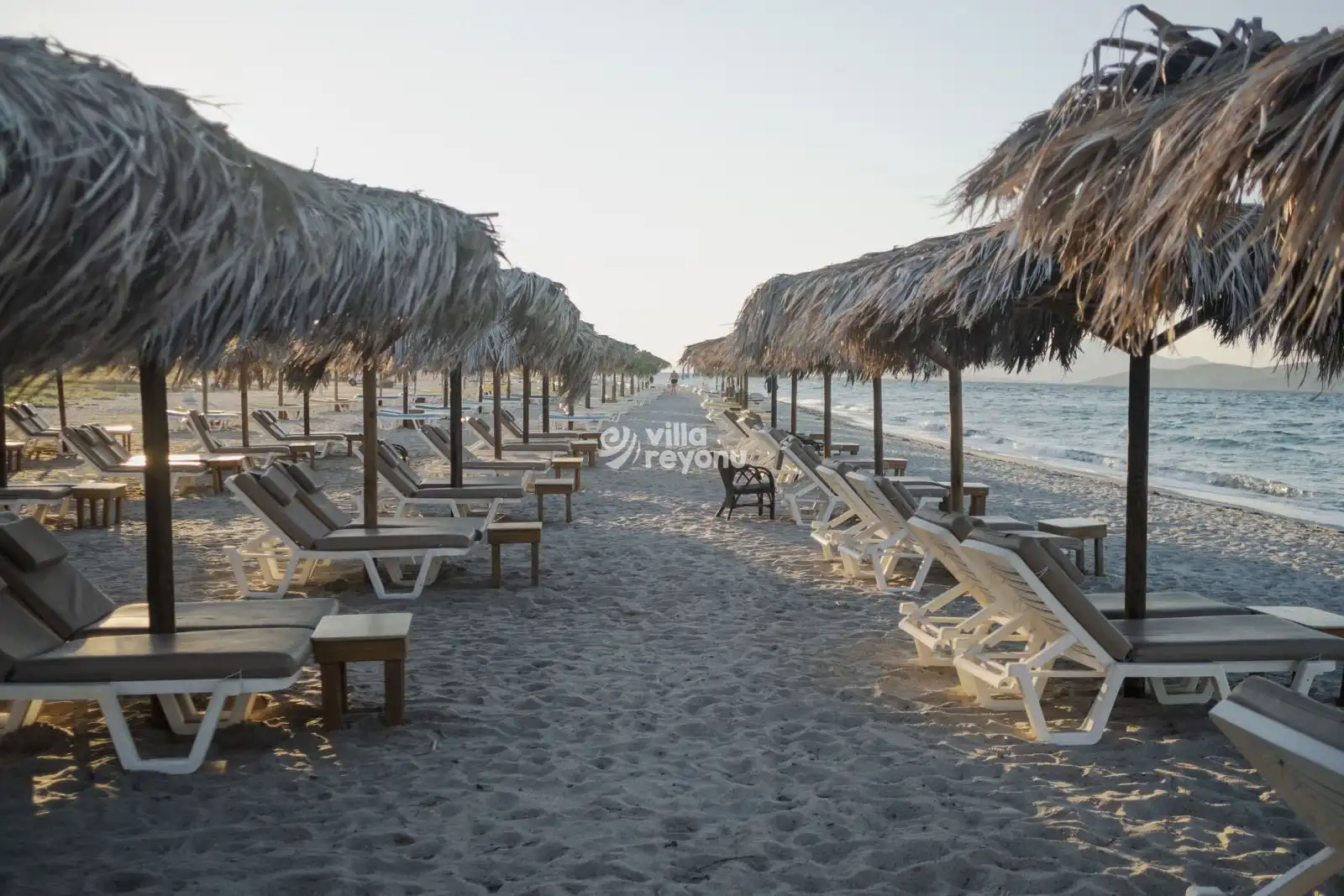 kos adasında mükemmel bir plaj tigaki plajı