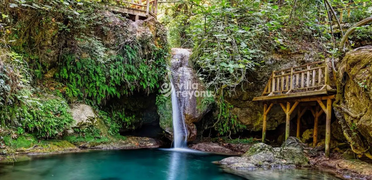 Turgut Şelalasi Doğası