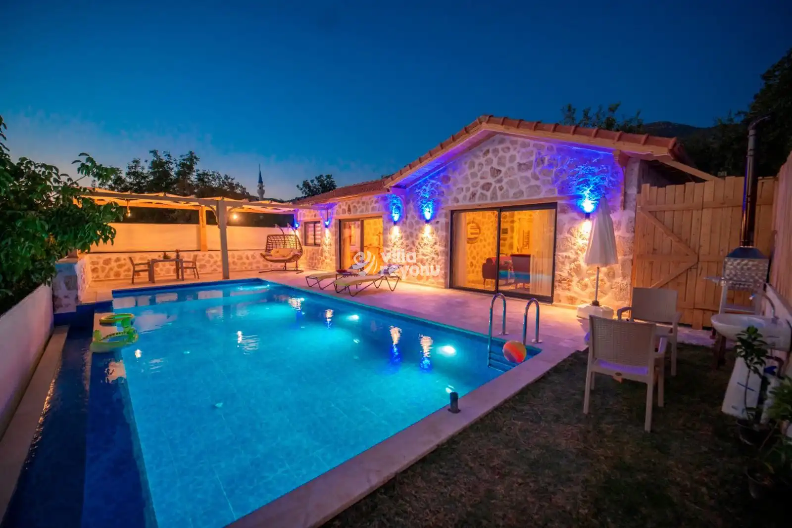 kalkan üzümlüde bir villa fotoğrafı